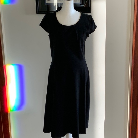 Tommy Hilfiger Black Flutter Sleeve Midi Dress - Picture 1 of 5